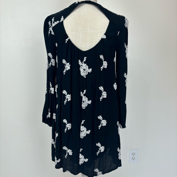 Free People - Picture 7 of 12